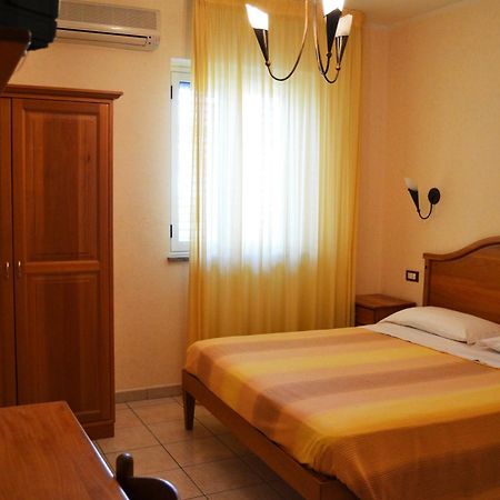 Hotel Ristorante L'Avvenire غيزيريا الغرفة الصورة